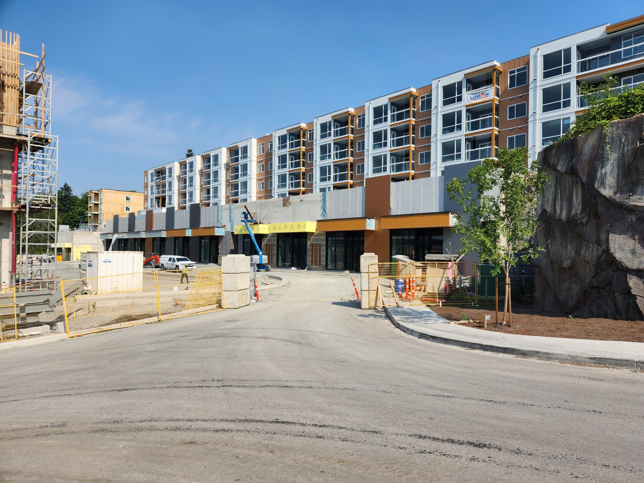 Retail/Office Spaces for Lease in Outlook Village Mission Rick Toor PREC®