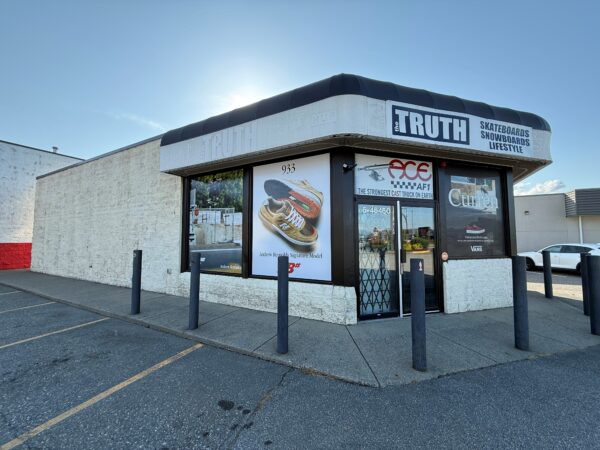 LUCKAKUCK RETAIL BUILDING FOR LEASE